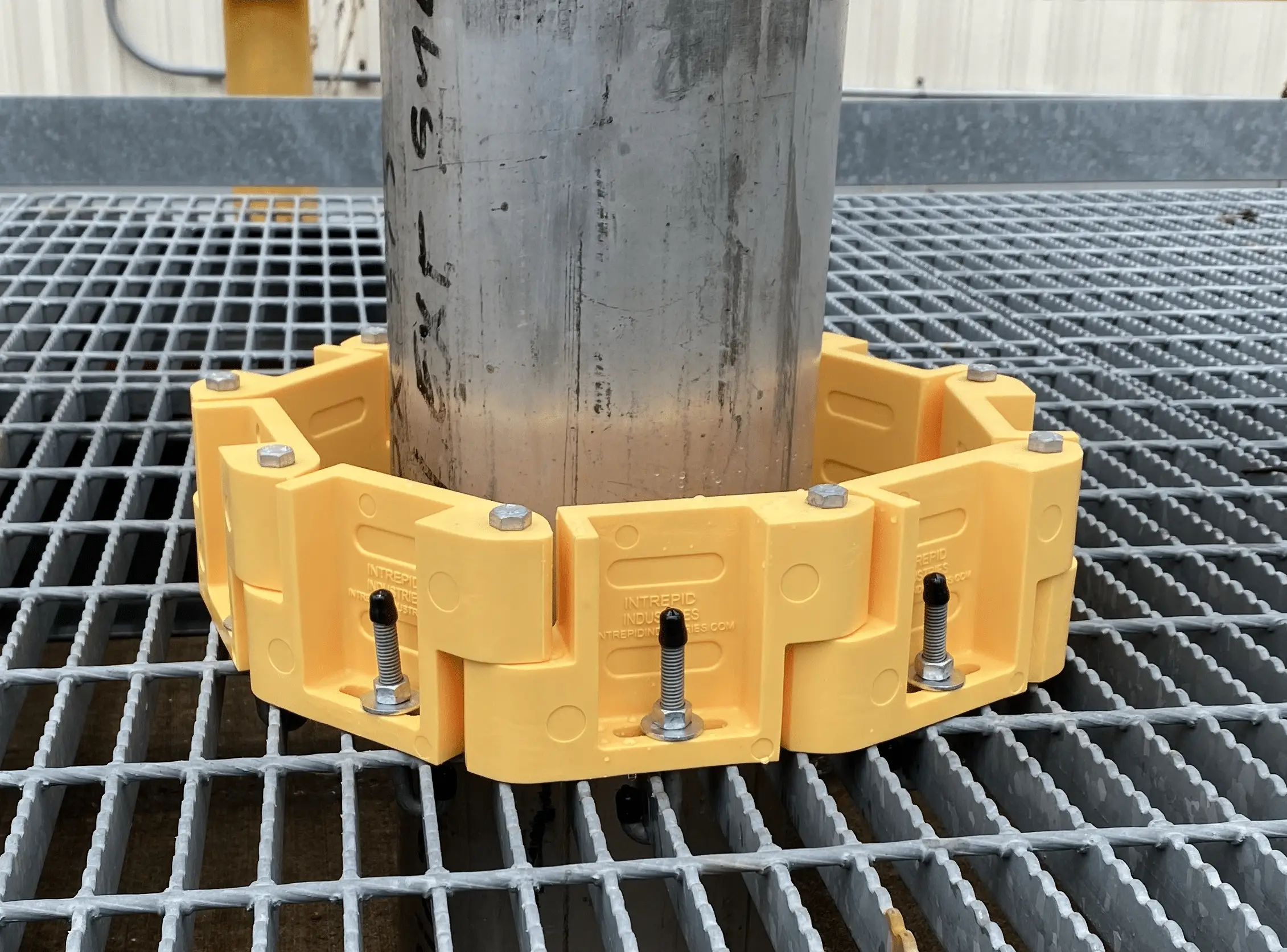 Toeboard Links Intrepid